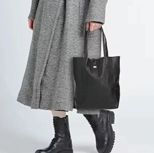 NWOT TSD12 BLACK GENUINE LEATHER HANDBAG **